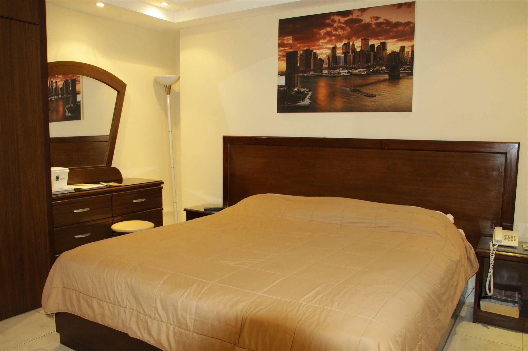 Hotel Roma Plaza Панама Сити Екстериор снимка